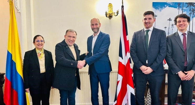 Embajador ante el gobierno del Reino Unido recibe a CEO de la agencia del gobierno británico Crossrail International, Paul Dyson