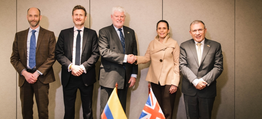Viceministra de Transporte de Colombia y el Subsecretario de Transporte del Reino Unido confirman el establecimiento de la Oficina de Gestión de Proyectos Estratégicos en el Ministerio de Transporte  