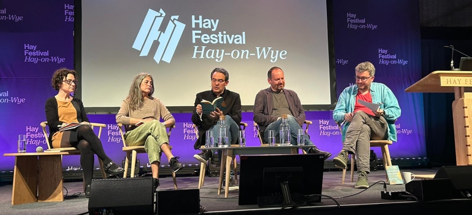 Embajada de Colombia en el Reino Unido participó en el Hay Festival de Gales con escritores colombianos