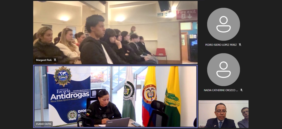 Embajada de Colombia en el Reino Unido y Dirección de la Escuela Antidrogas de la Policía Nacional dictan una charla sobre el impacto de las drogas a jóvenes del Colegio Sixth Form del norte de Londres