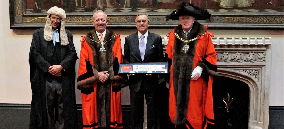 El Embajador de Colombia recibió el reconocimiento ‘The Freedom of the City of London’ 